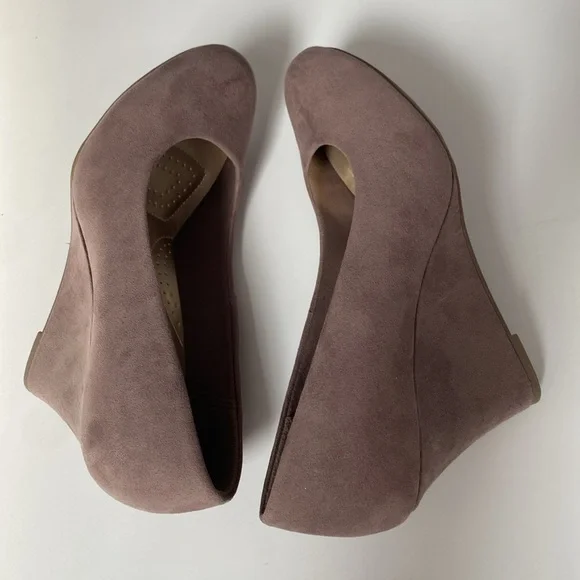 Dexflex Comfort wedge faux suede shoes NWOT size 7 - fabric upper - Picture 7 of 7